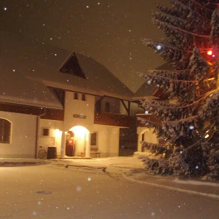 팜스테이 Turisticna Kmetija Kosir 크라니스카고라